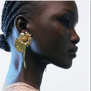 NWT Zara Floral Earrings